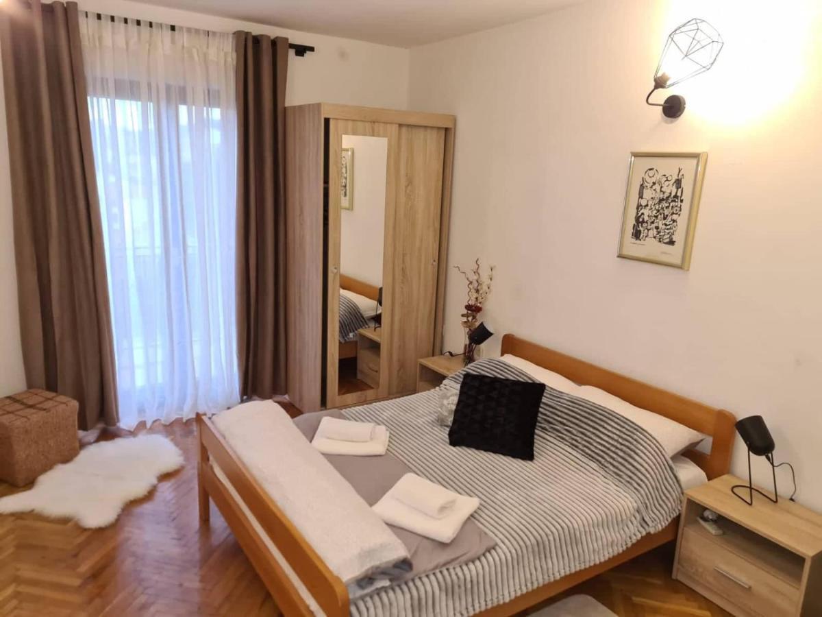 Apartments Solis, 50 M From The Sea - Jakisnica Экстерьер фото