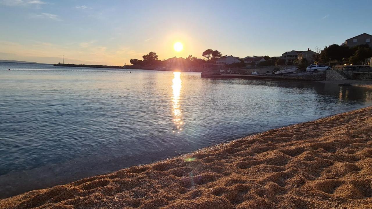 Apartments Solis, 50 M From The Sea - Jakisnica Экстерьер фото